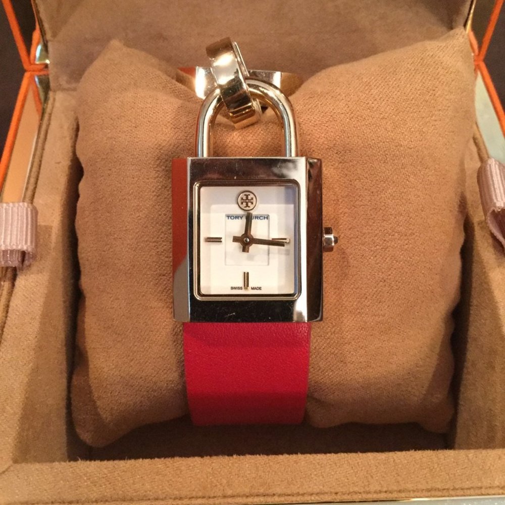 MOST WANTED 💯 Authentic 🎈Tory Burch Watch🎈